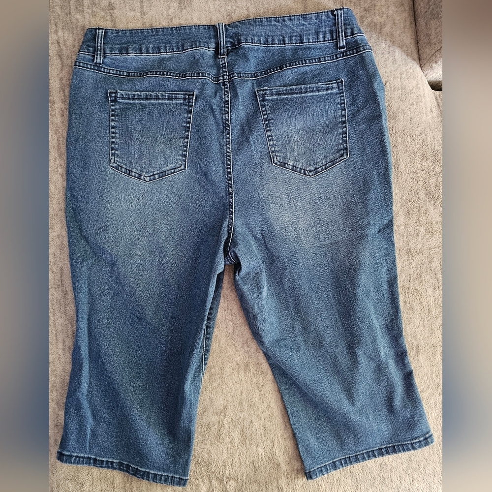 d. jeans Women's Denim Capri Size 20W - Picture 3 of 3